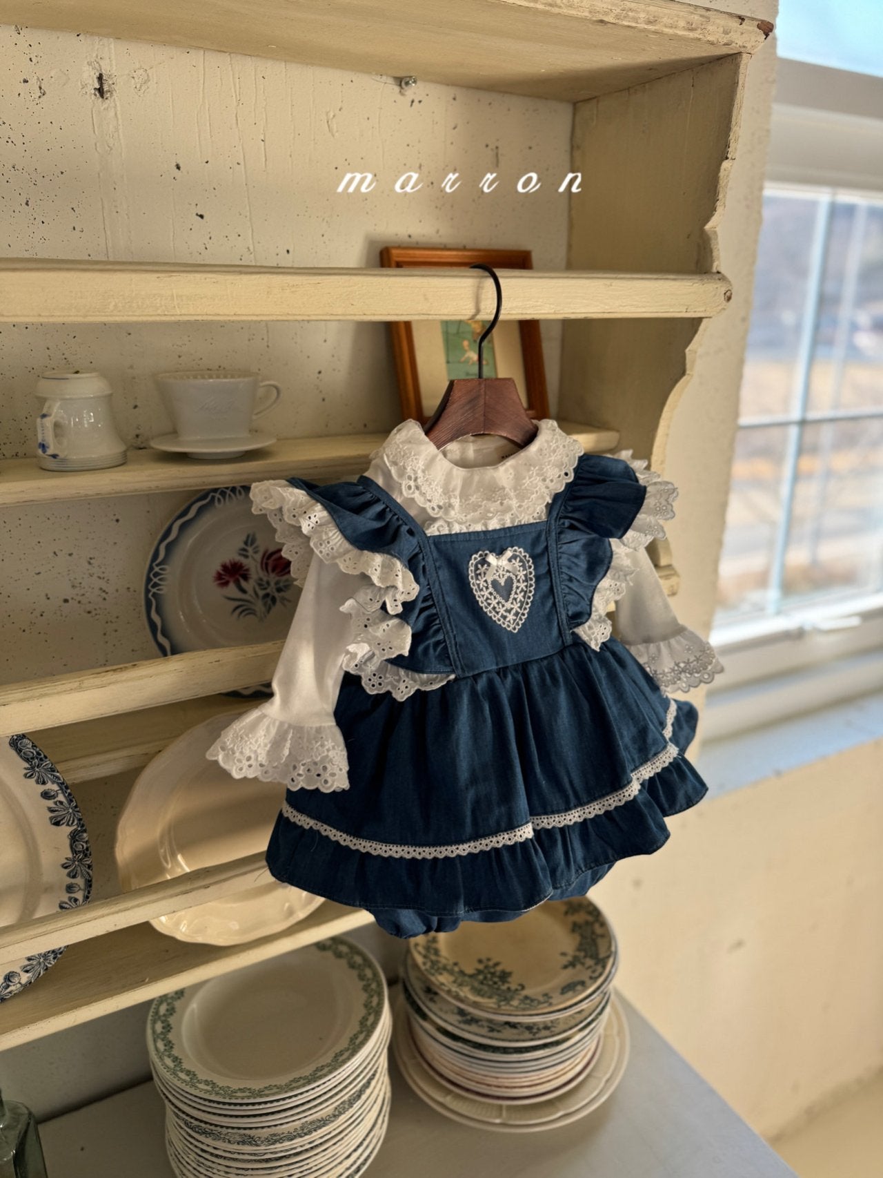 ［marron］Heart frill lace rompers