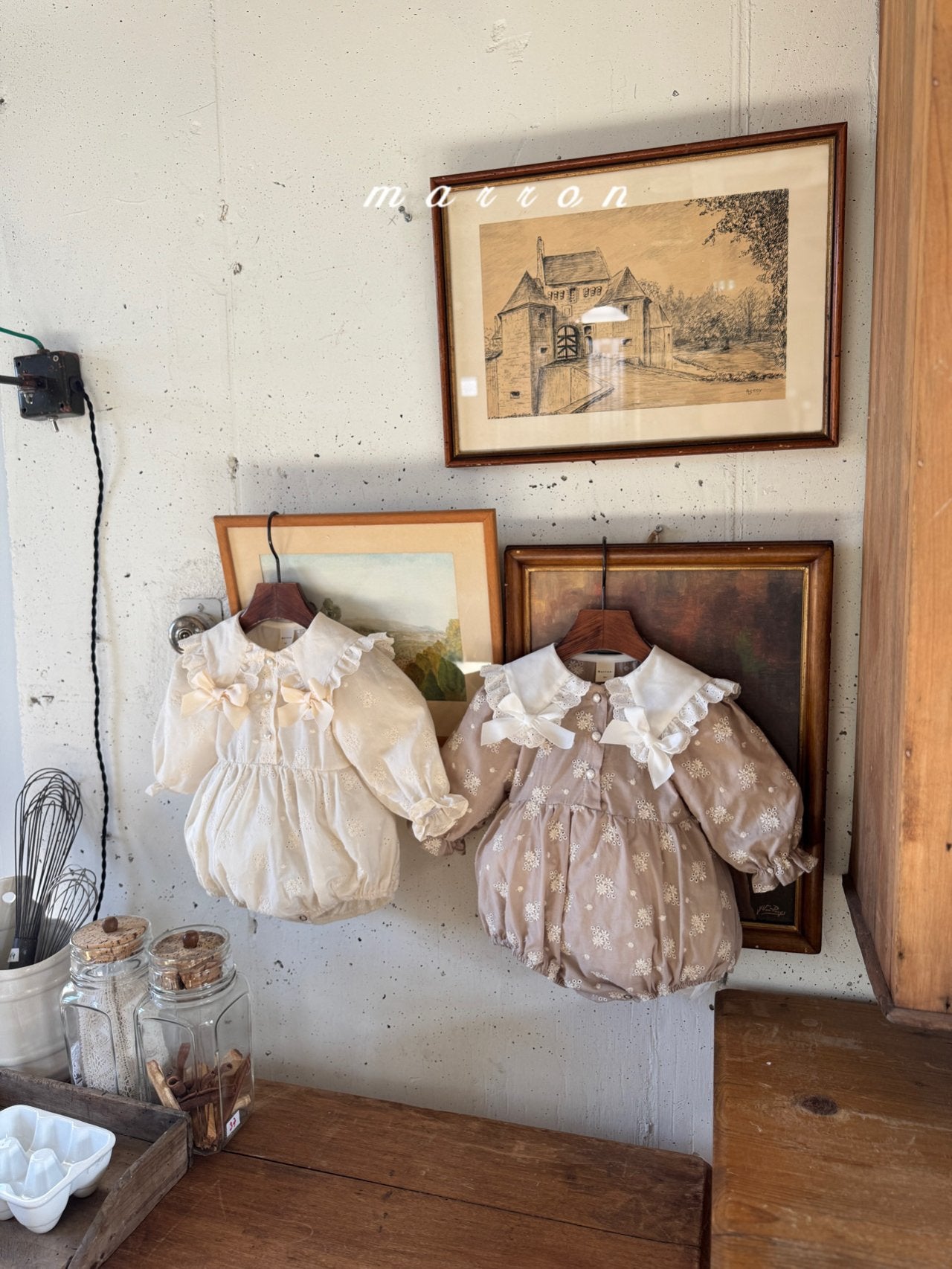 ［marron］Petit ribbon collar rompers