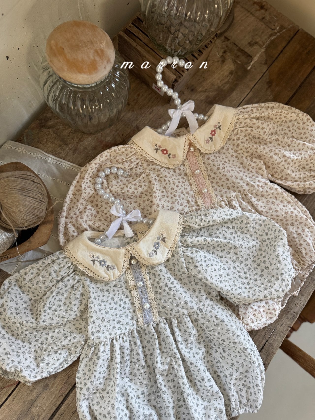 ［marron］Mimosa flower collar rompers