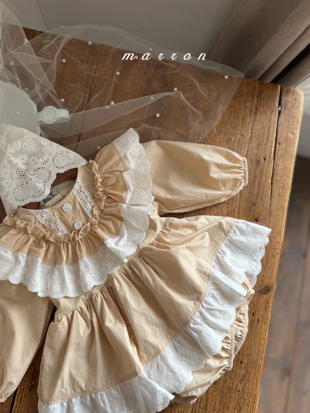 ［marron］Aness lace rompers