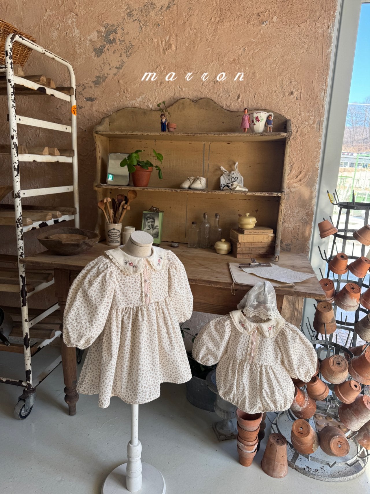 ［marron］Mimosa flower collar one-piece