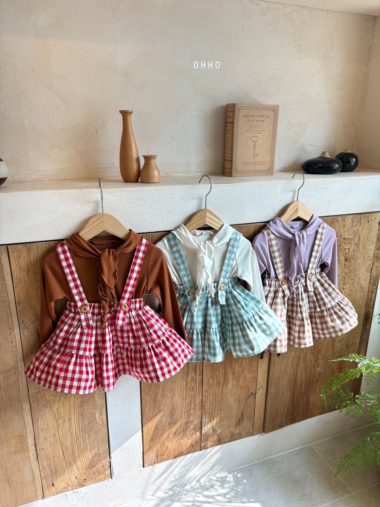［ohho］Gingham check suspender skirt