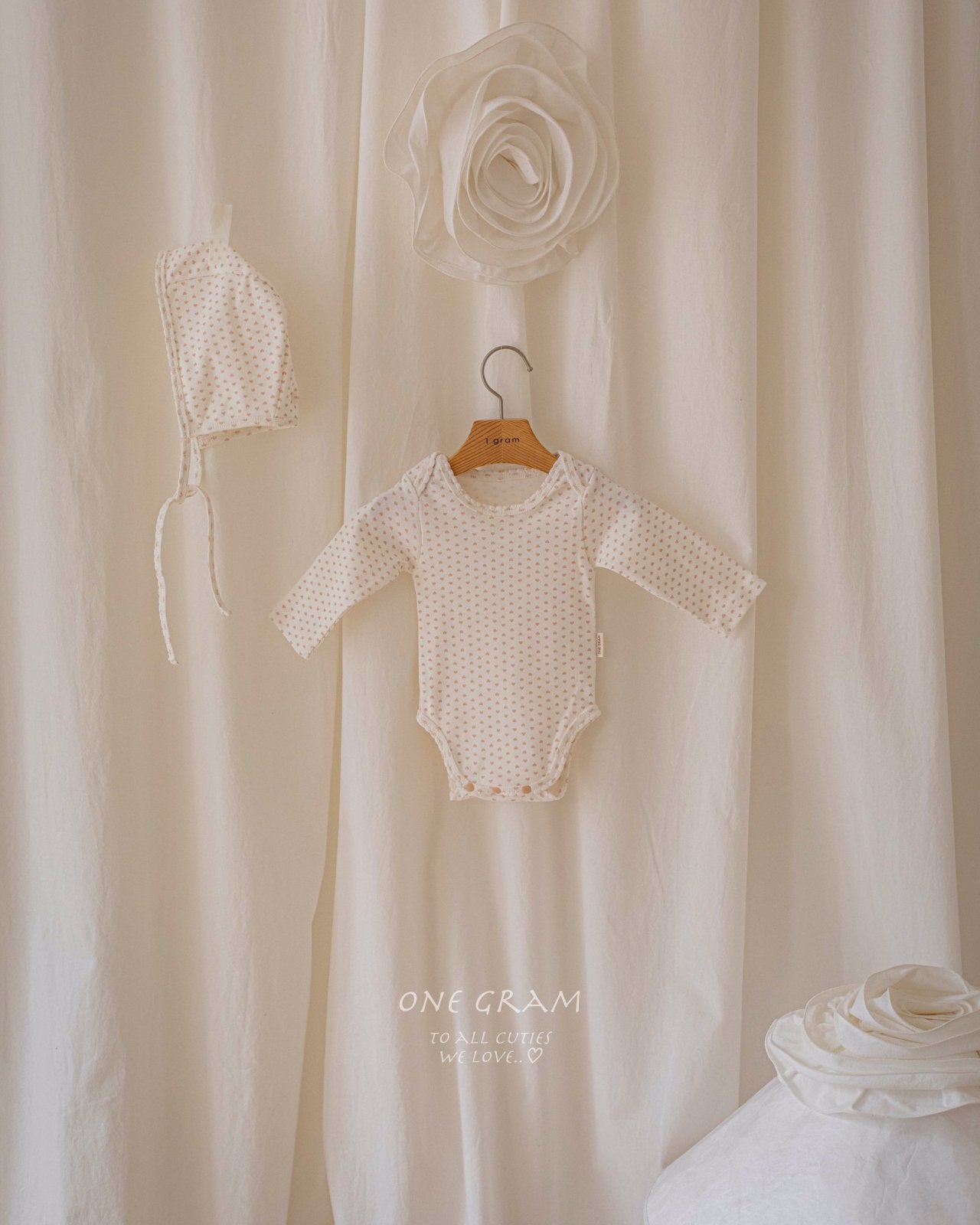 ［1GRAM］Sophia heart rompers