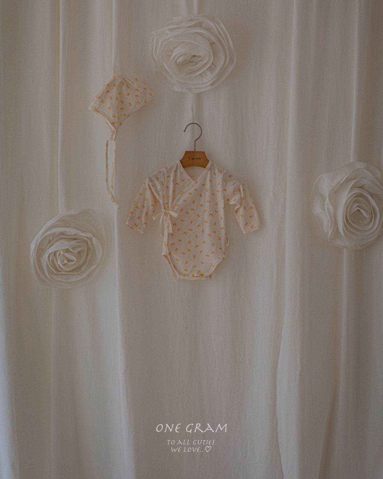 ［1GRAM］Tiny benet rompers