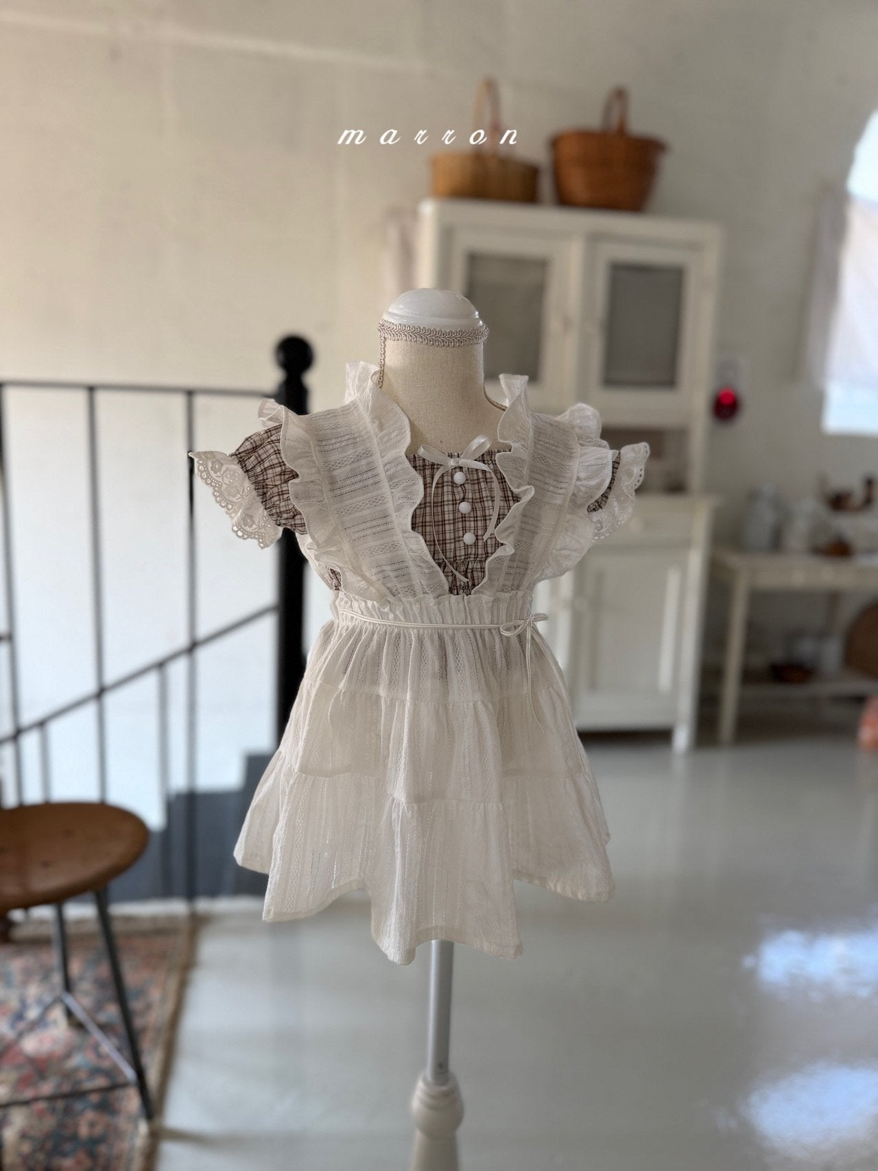 ［marron］Bell frill one-piece