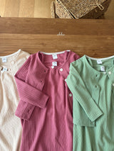 ［ohho］Fruit sleeveless one-piece