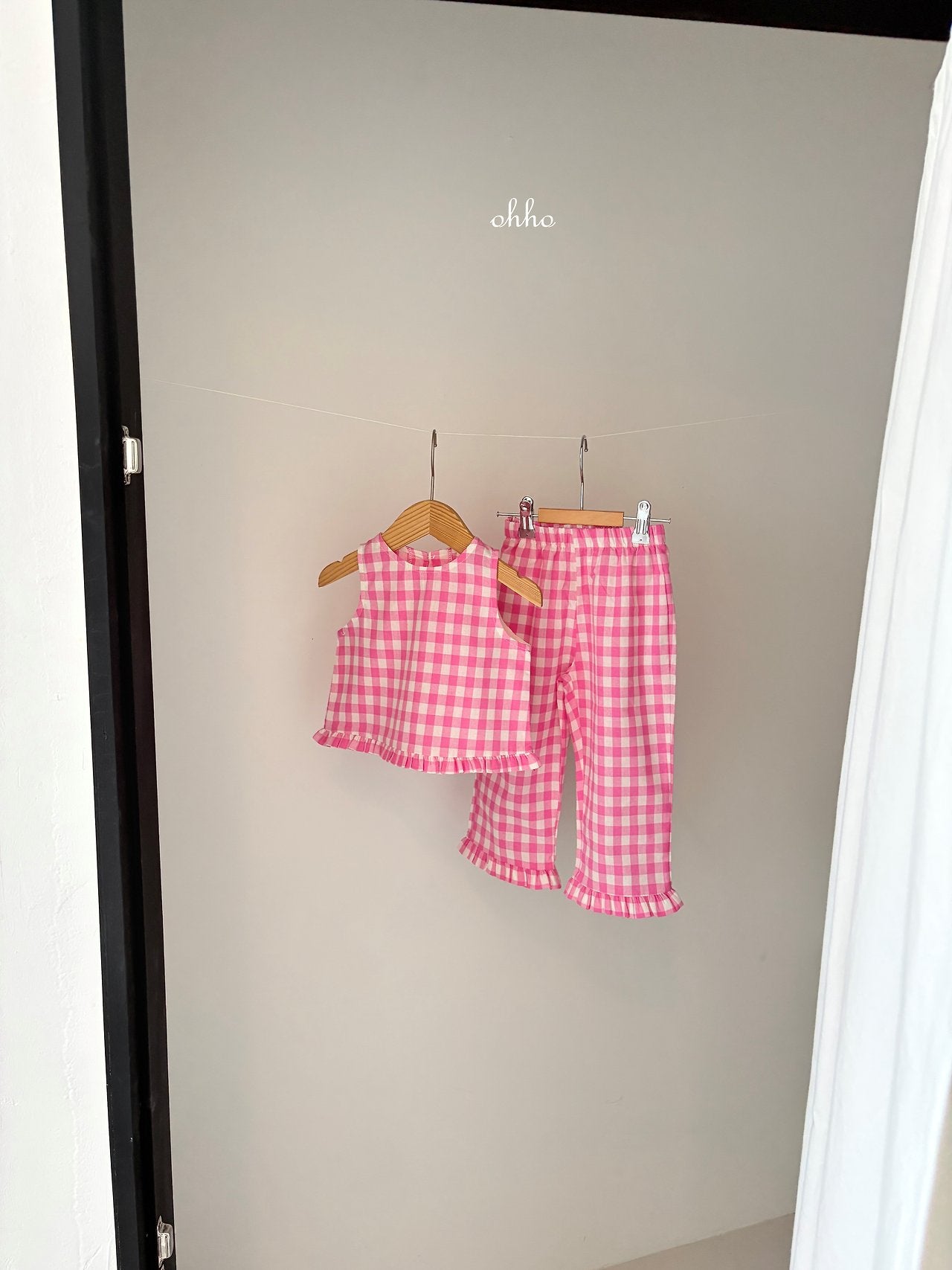 ［ohho］Gingham frill sleeveless blouse