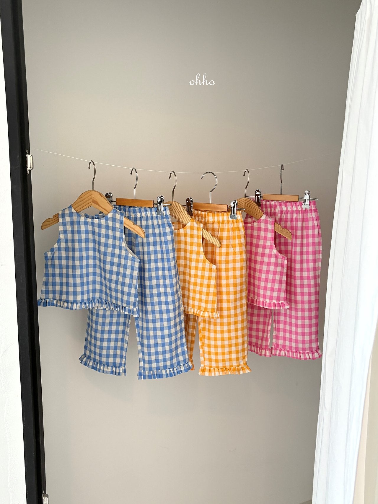 ［ohho］Gingham frill sleeveless blouse