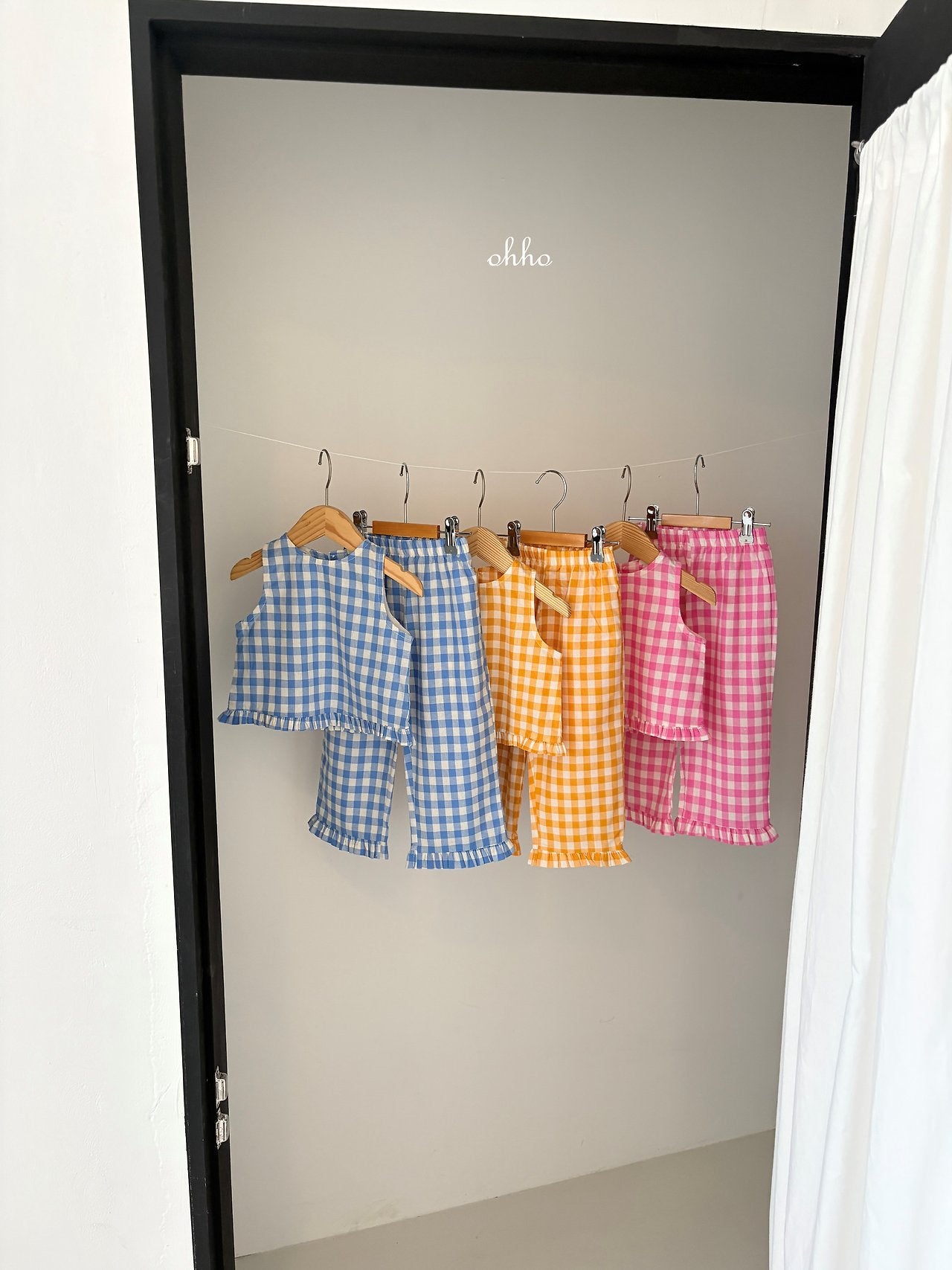 ［ohho］Gingham frill sleeveless blouse