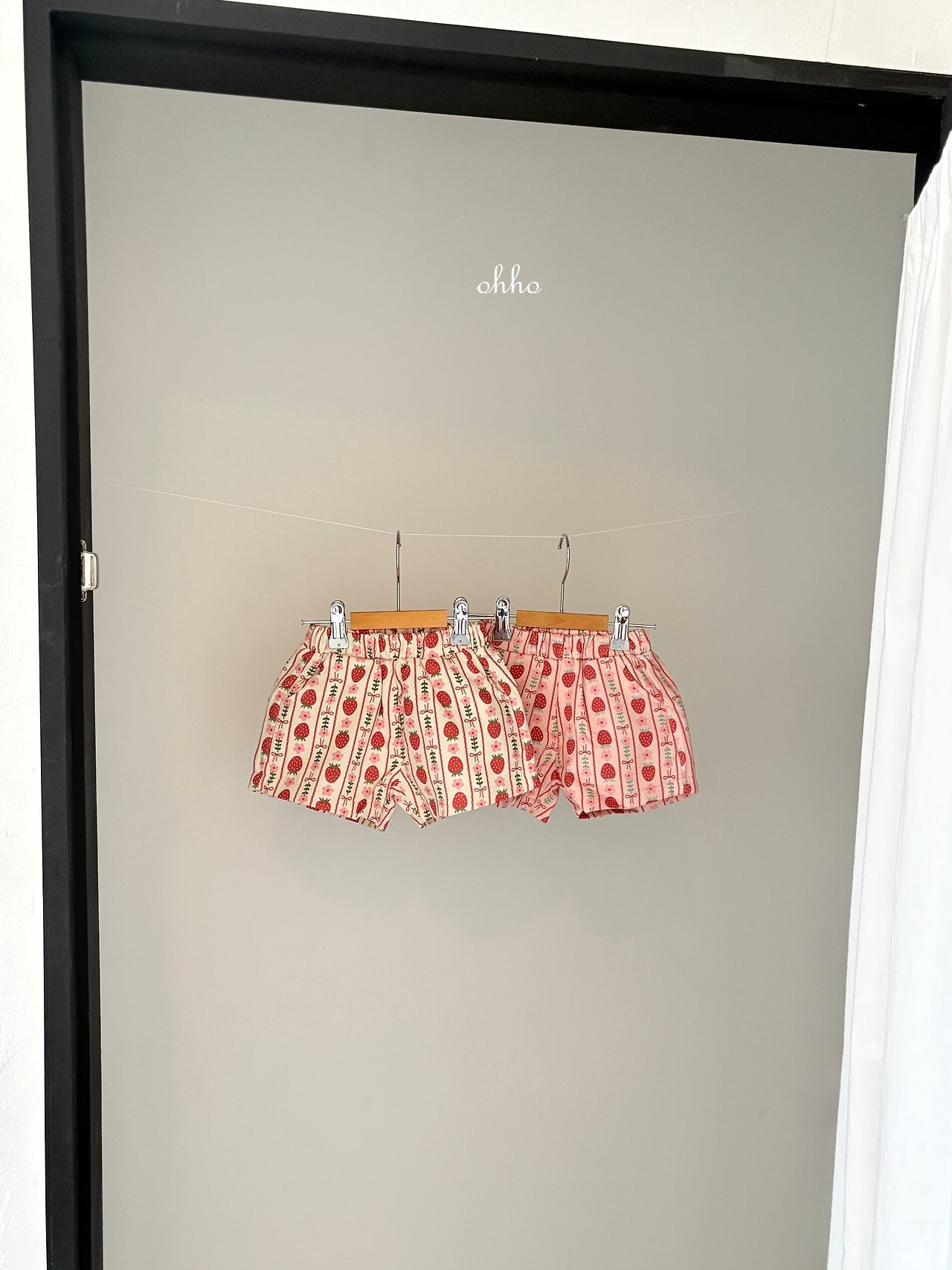 ［ohho］Strawberry short pants
