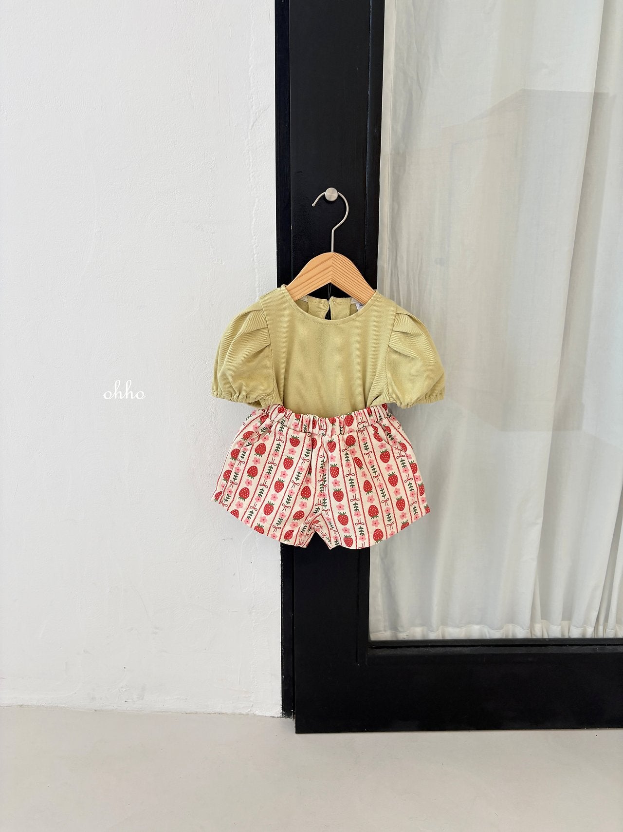 ［ohho］Strawberry short pants