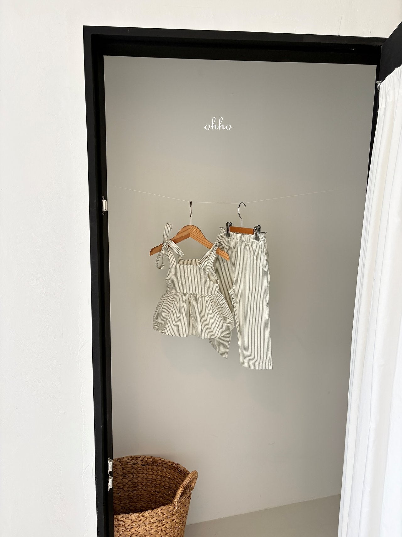 ［ohho］Pepper stripe camisole blouse