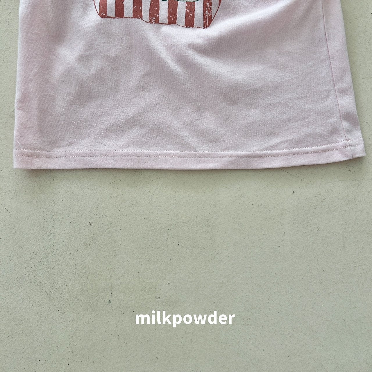 ［milk powder］Sofa tee
