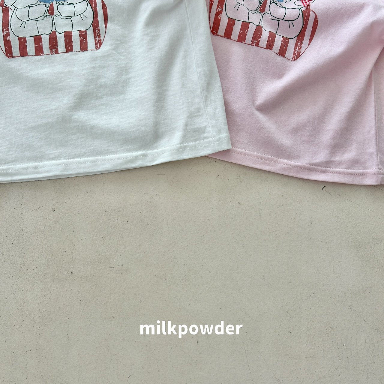 ［milk powder］Sofa tee