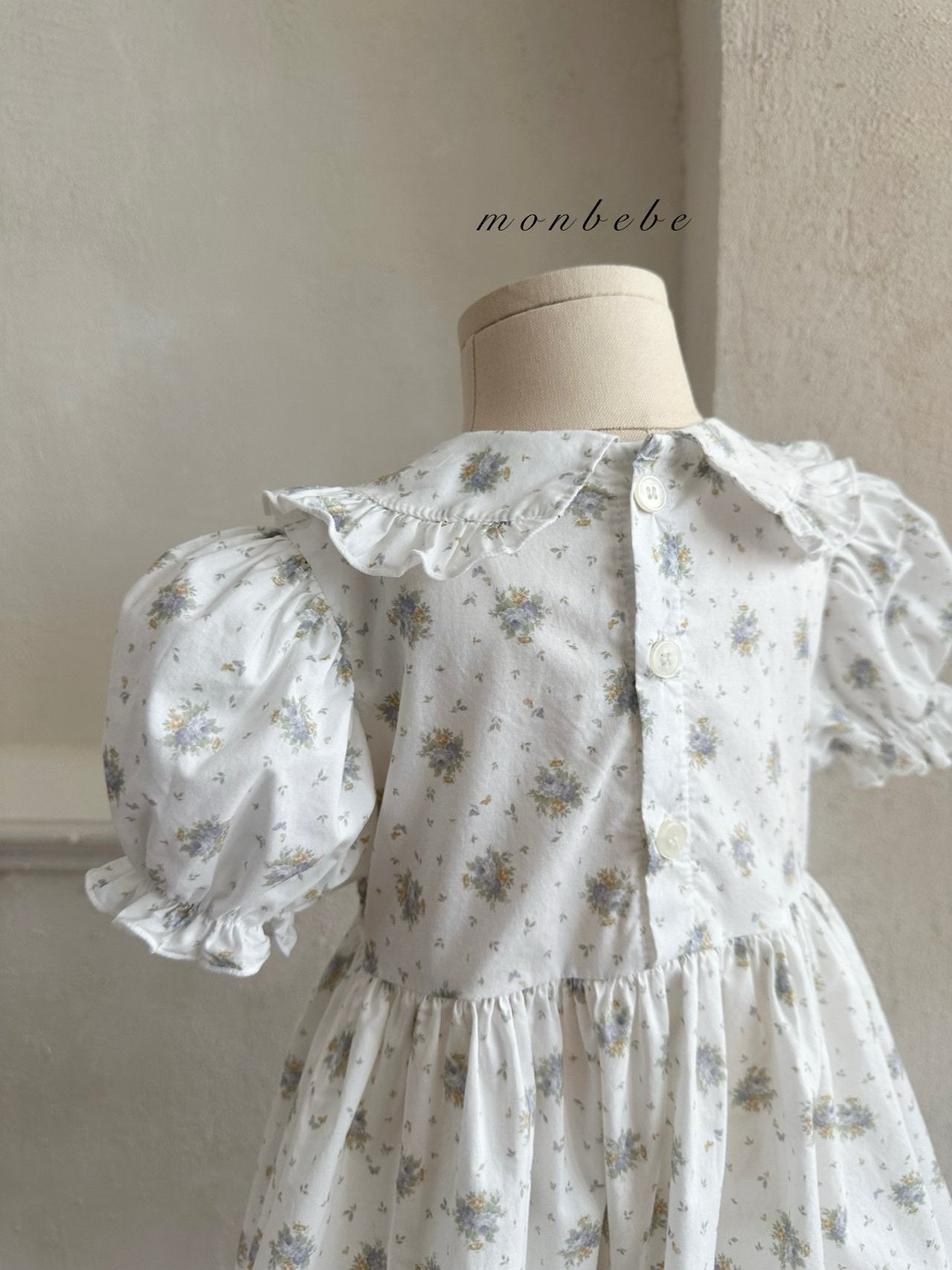 ［monbebe］Lily flower one-piece