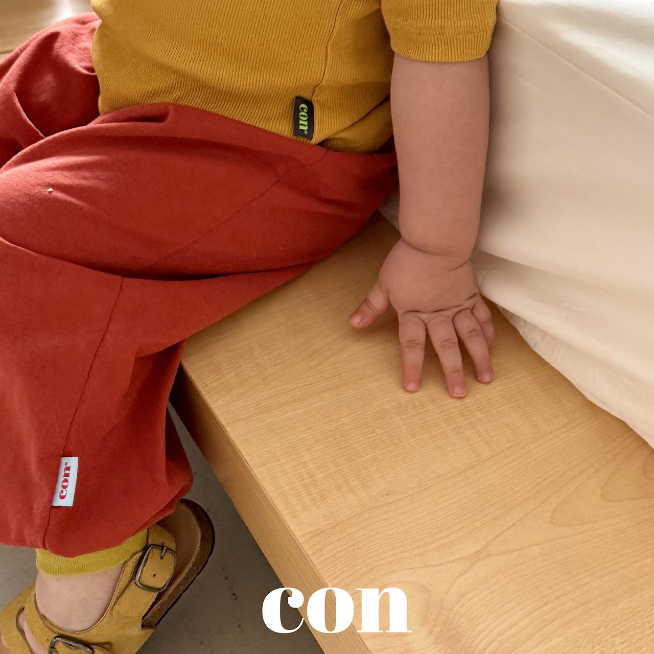 ［con］Block jogger pants