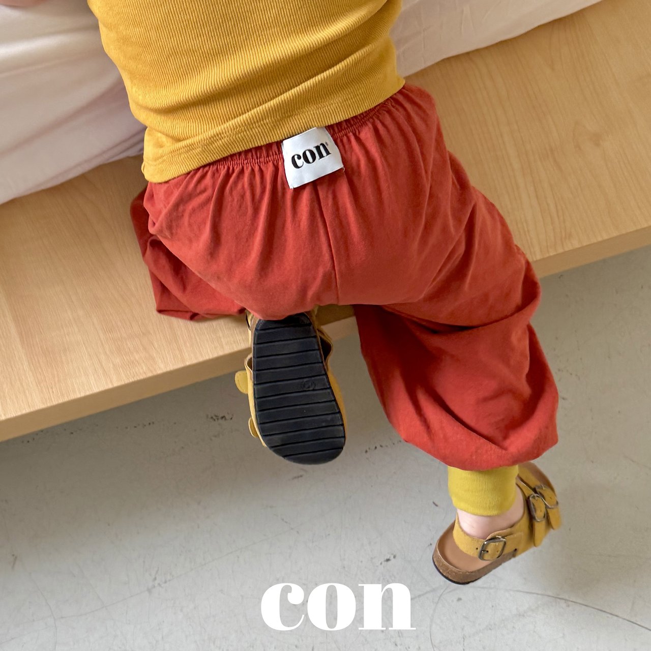 ［con］Block jogger pants