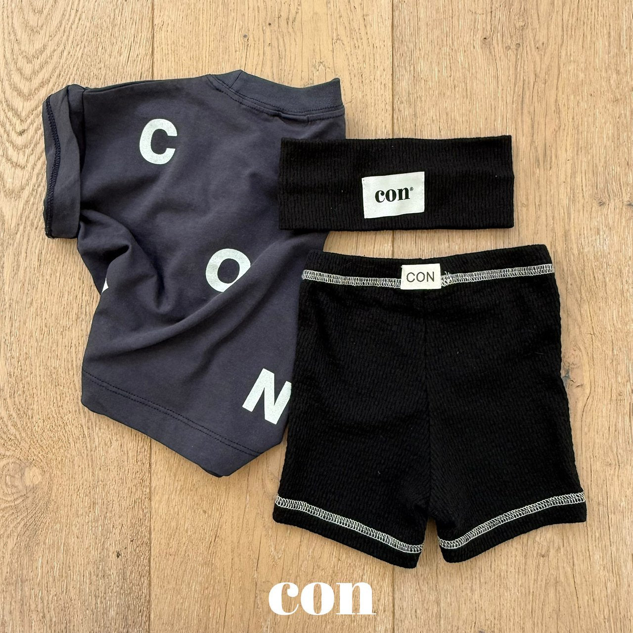 ［con］Con boxy tee