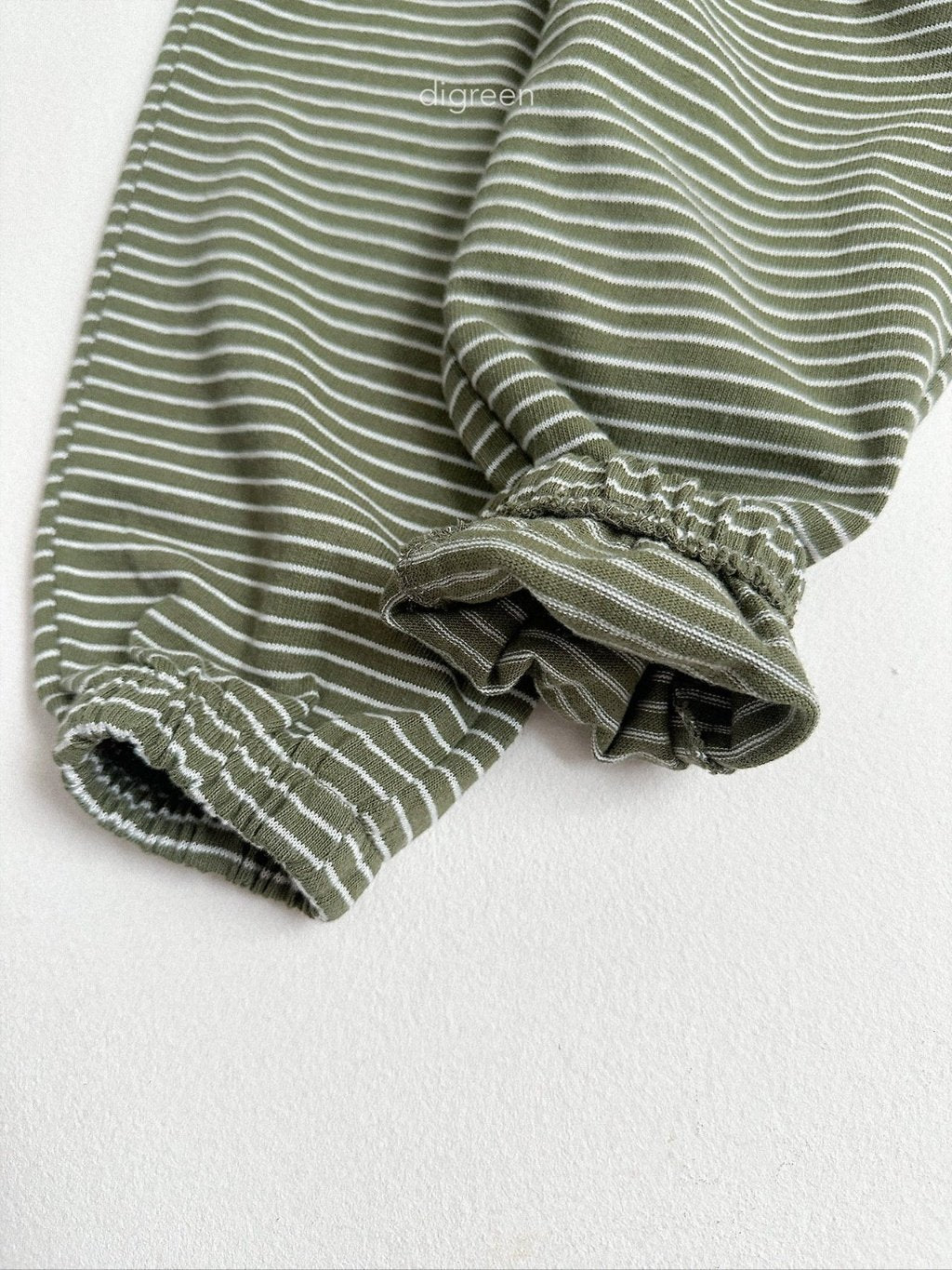 ［digreen］J stripe jogger pants