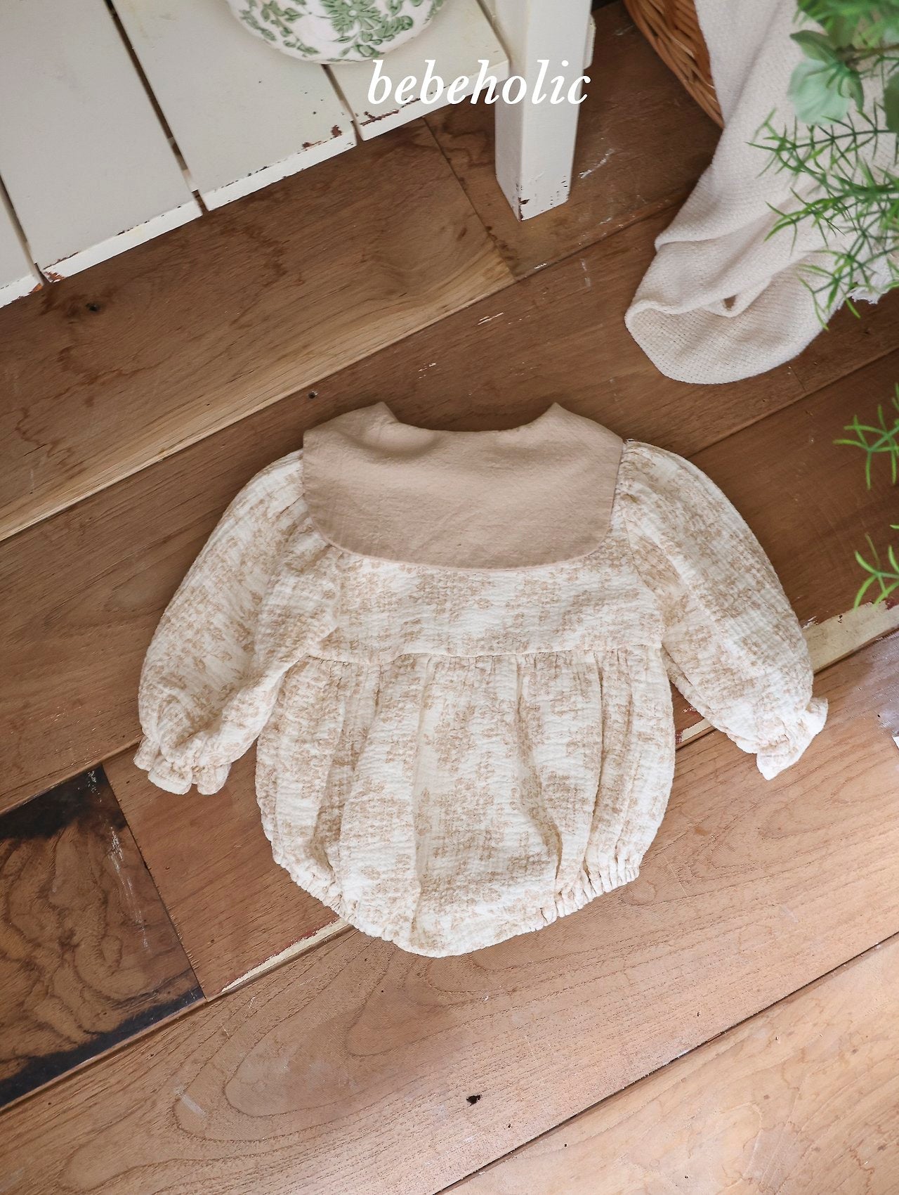 ［bebe holic］Buly cape rompers