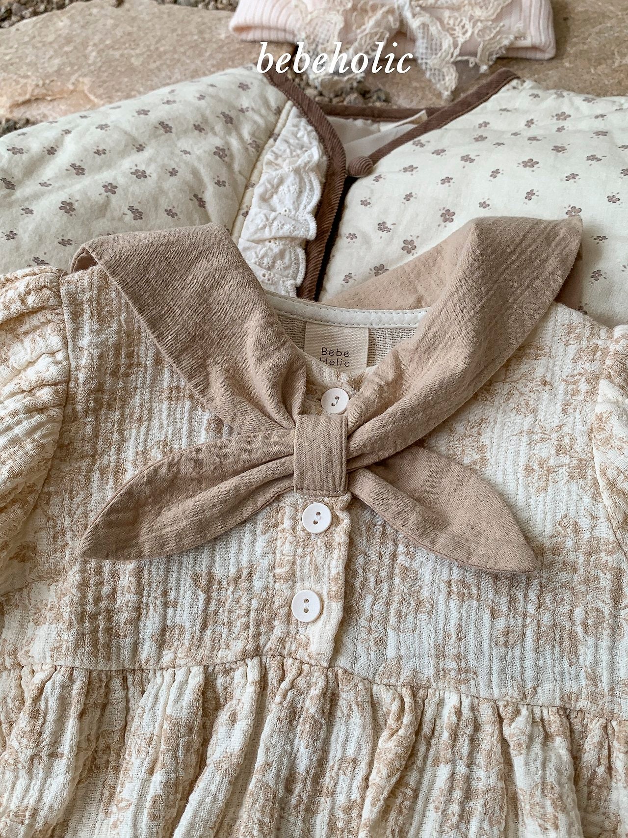 ［bebe holic］Buly cape rompers