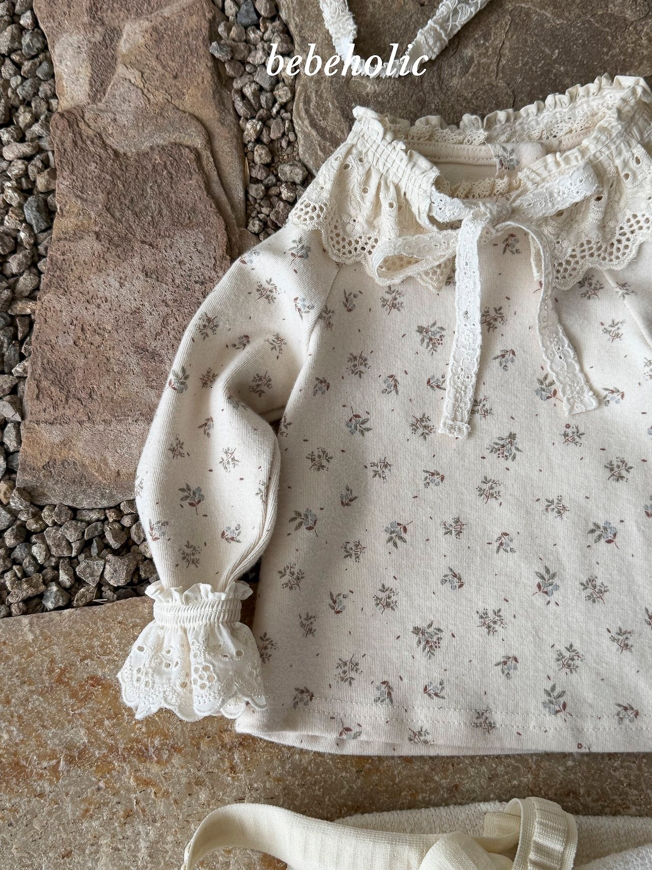 ［bebe holic］Moncher flour tee