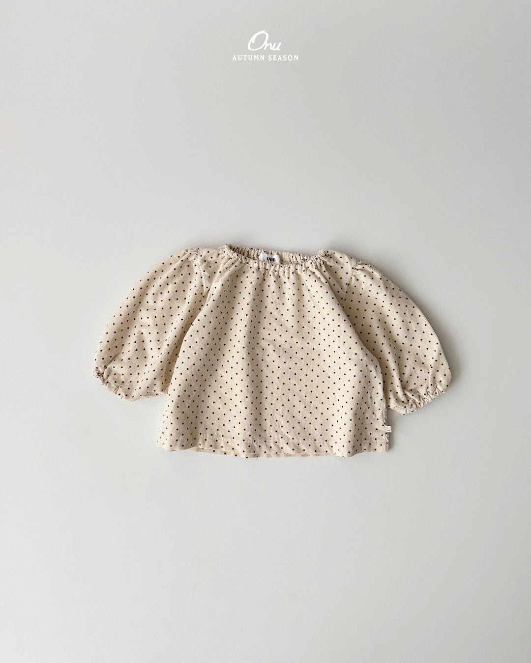 ［onu］Dot shirring blouse