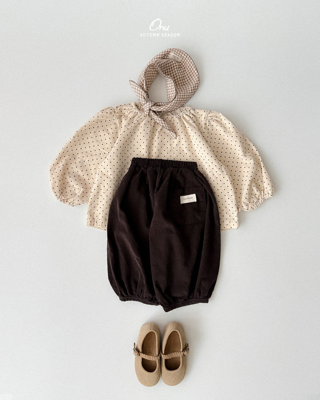 ［onu］Dot shirring blouse