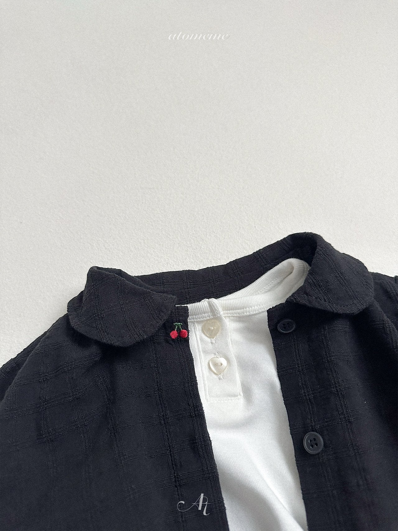 ［atomeme］Cherry Collar Blouse