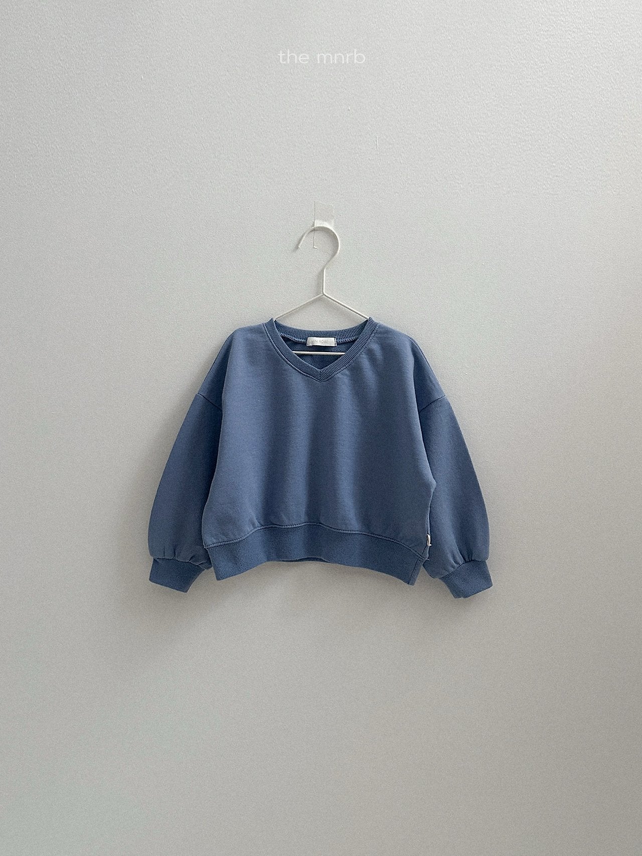 ［minirobe］Low V Neck Sweatshirt