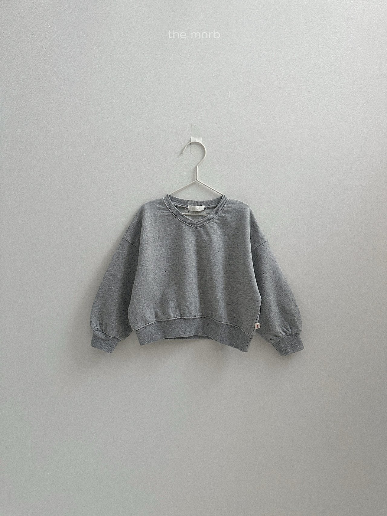［minirobe］Low V Neck Sweatshirt