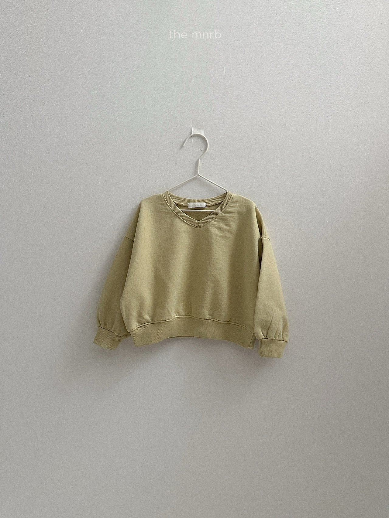 ［minirobe］Low V Neck Sweatshirt