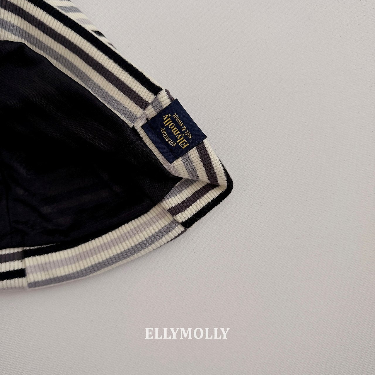 ［ELLY MOLLY］Switch stripe beanie