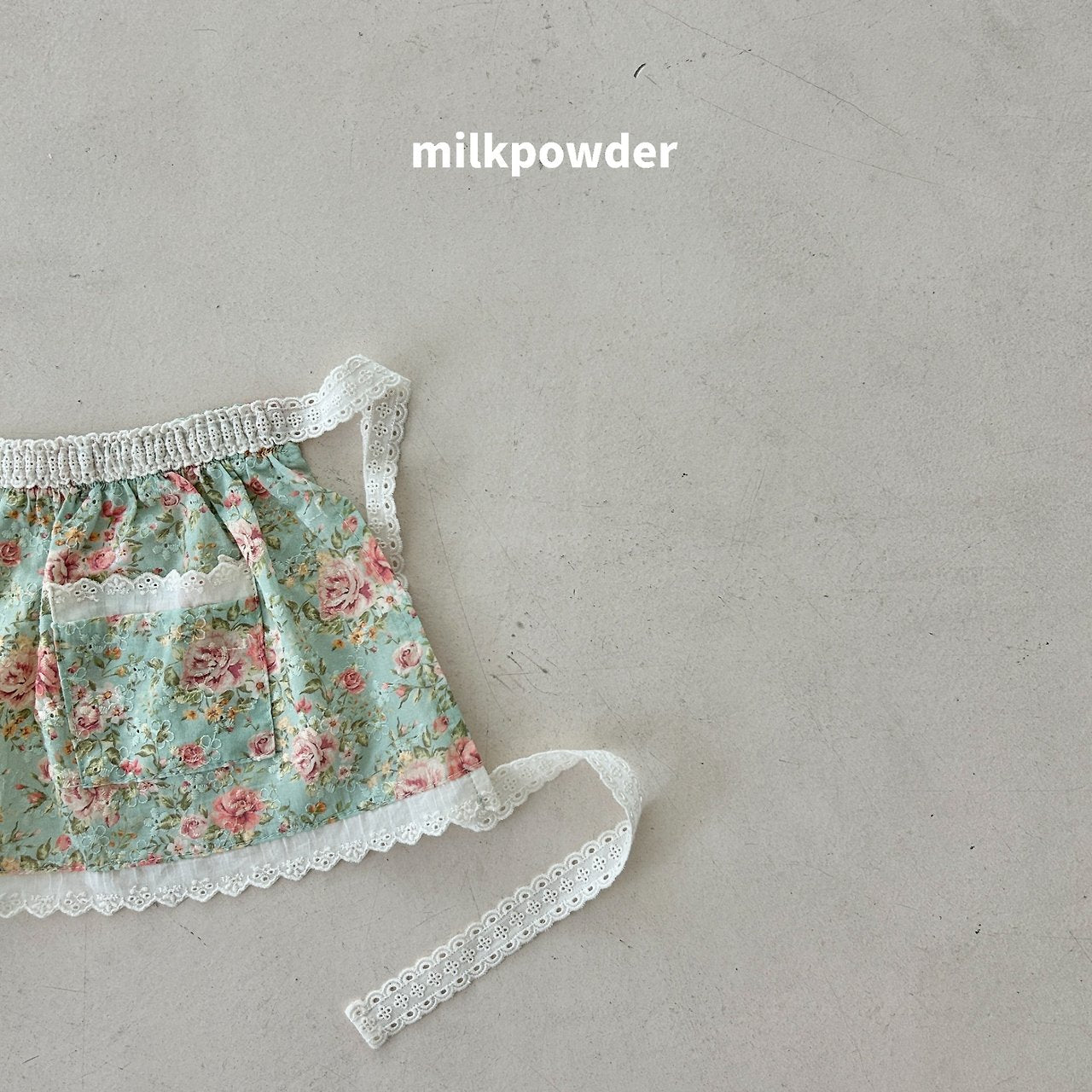 ［milk powder］Mimi apron