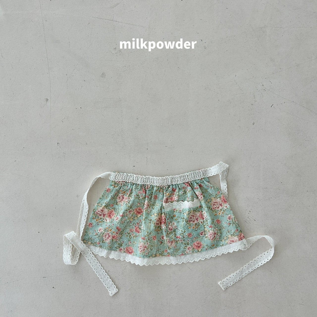 ［milk powder］Mimi apron