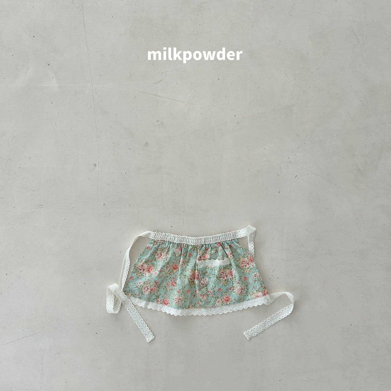 ［milk powder］Mimi apron