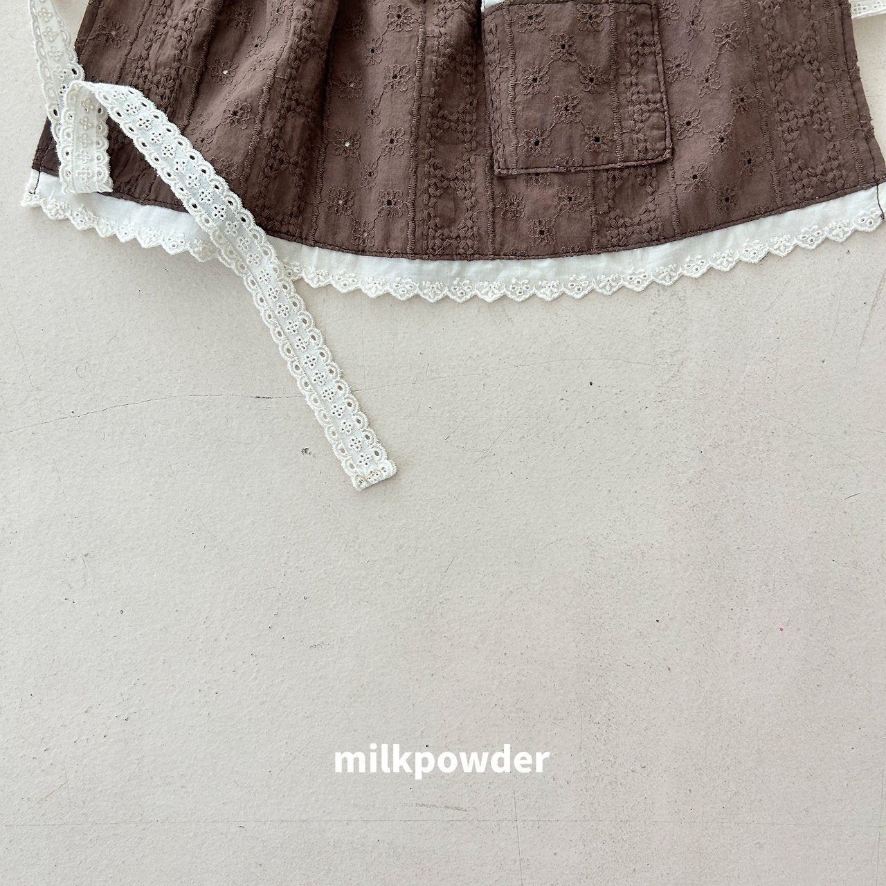 ［milk powder］Mimi apron