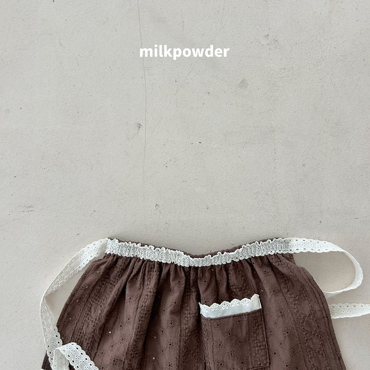［milk powder］Mimi apron