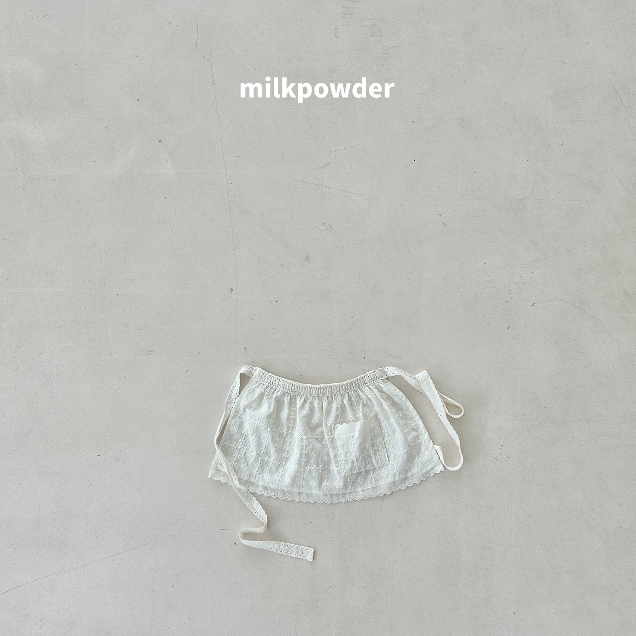 ［milk powder］Mimi apron