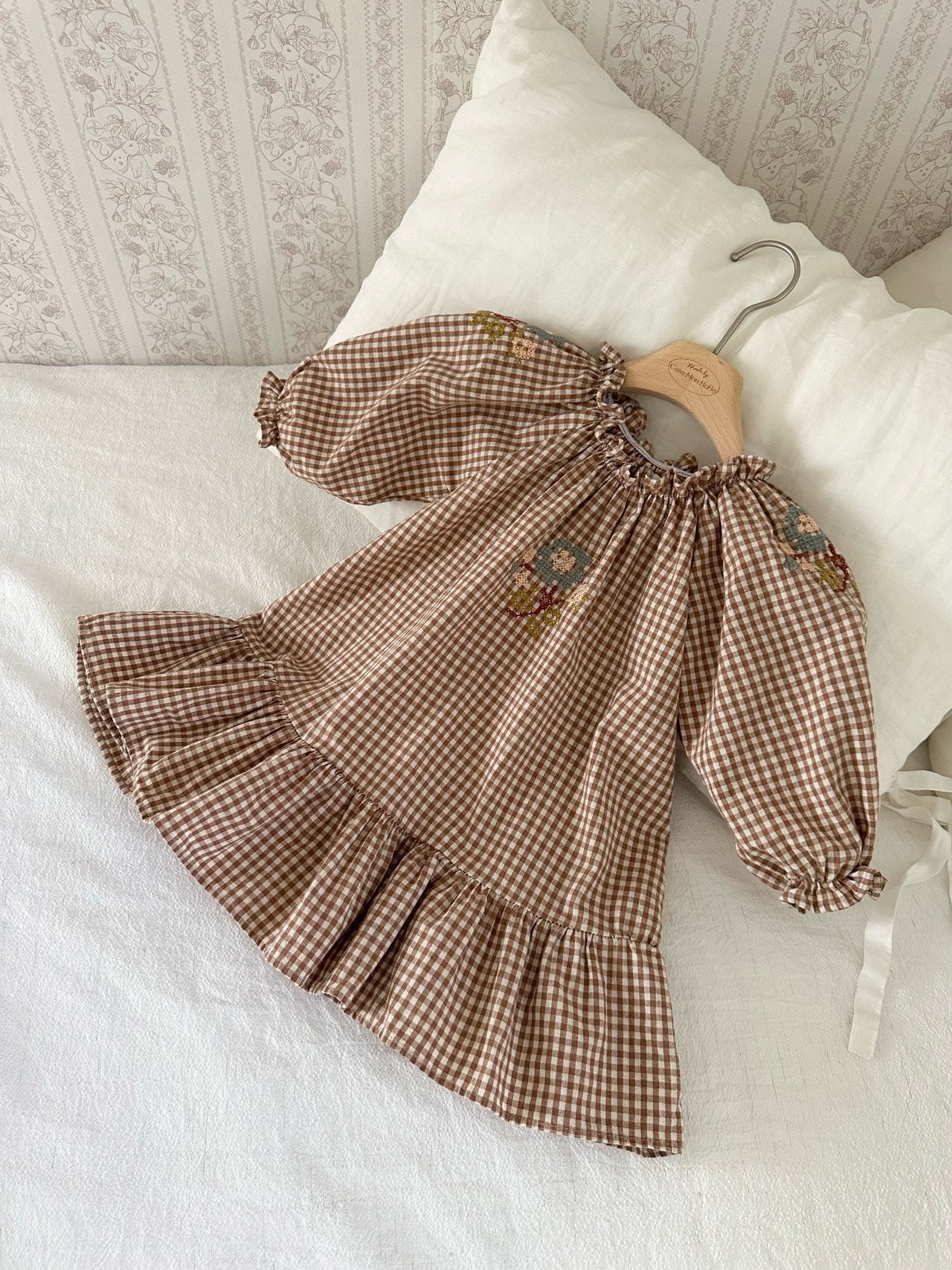 ［monbebe］Olivia embroidery one-piece (kids)