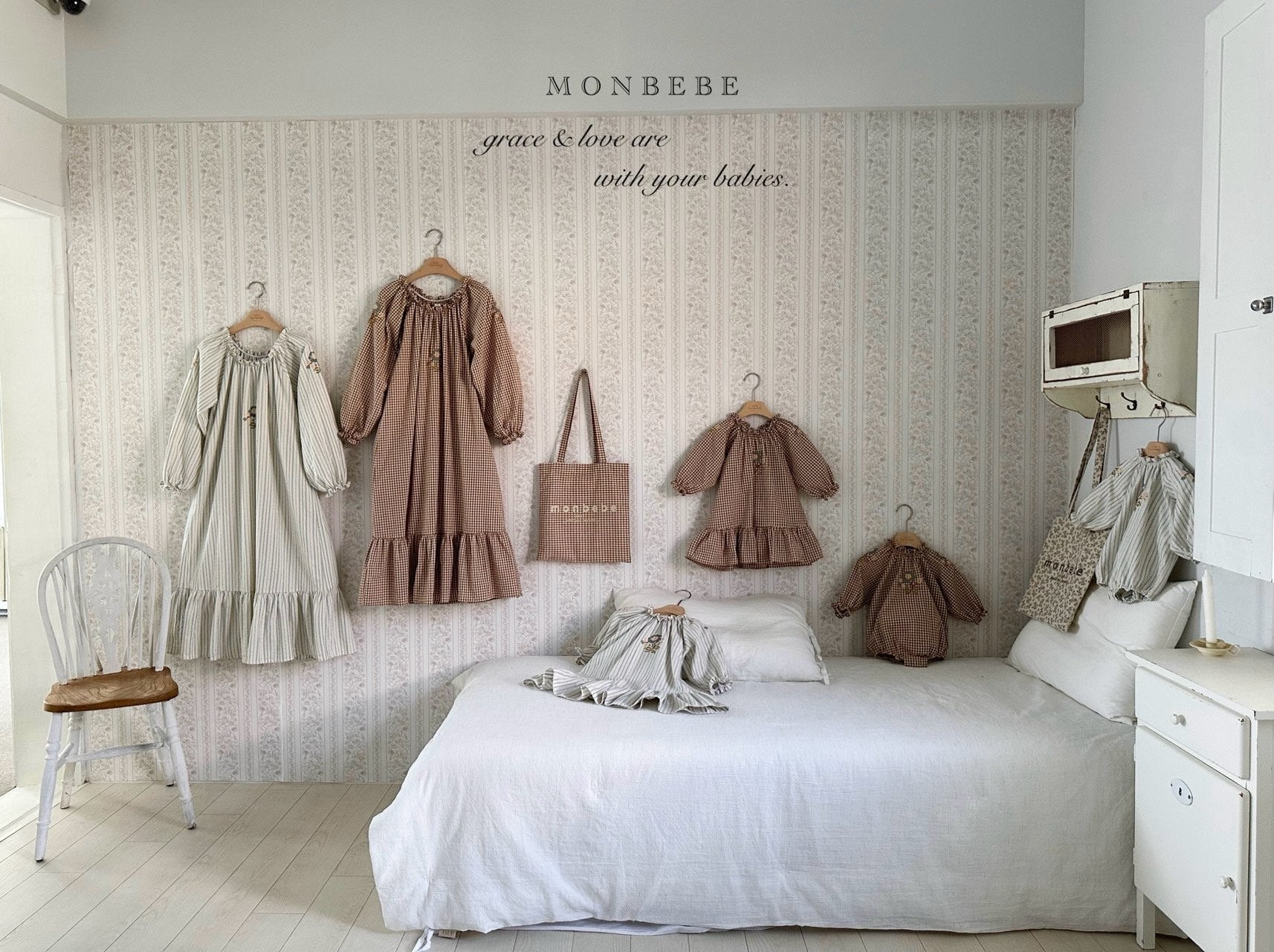 ［monbebe］Olivia embroidery rompers