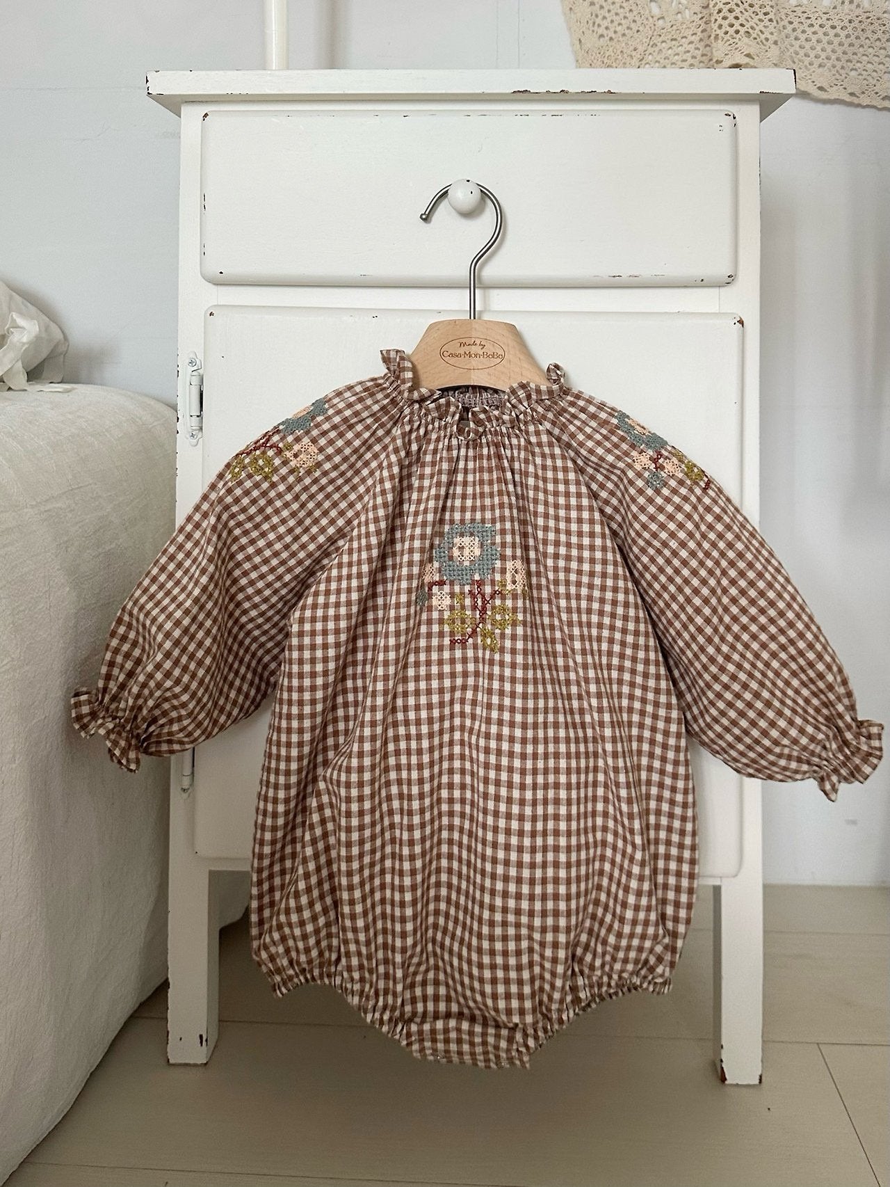 ［monbebe］Olivia embroidery rompers