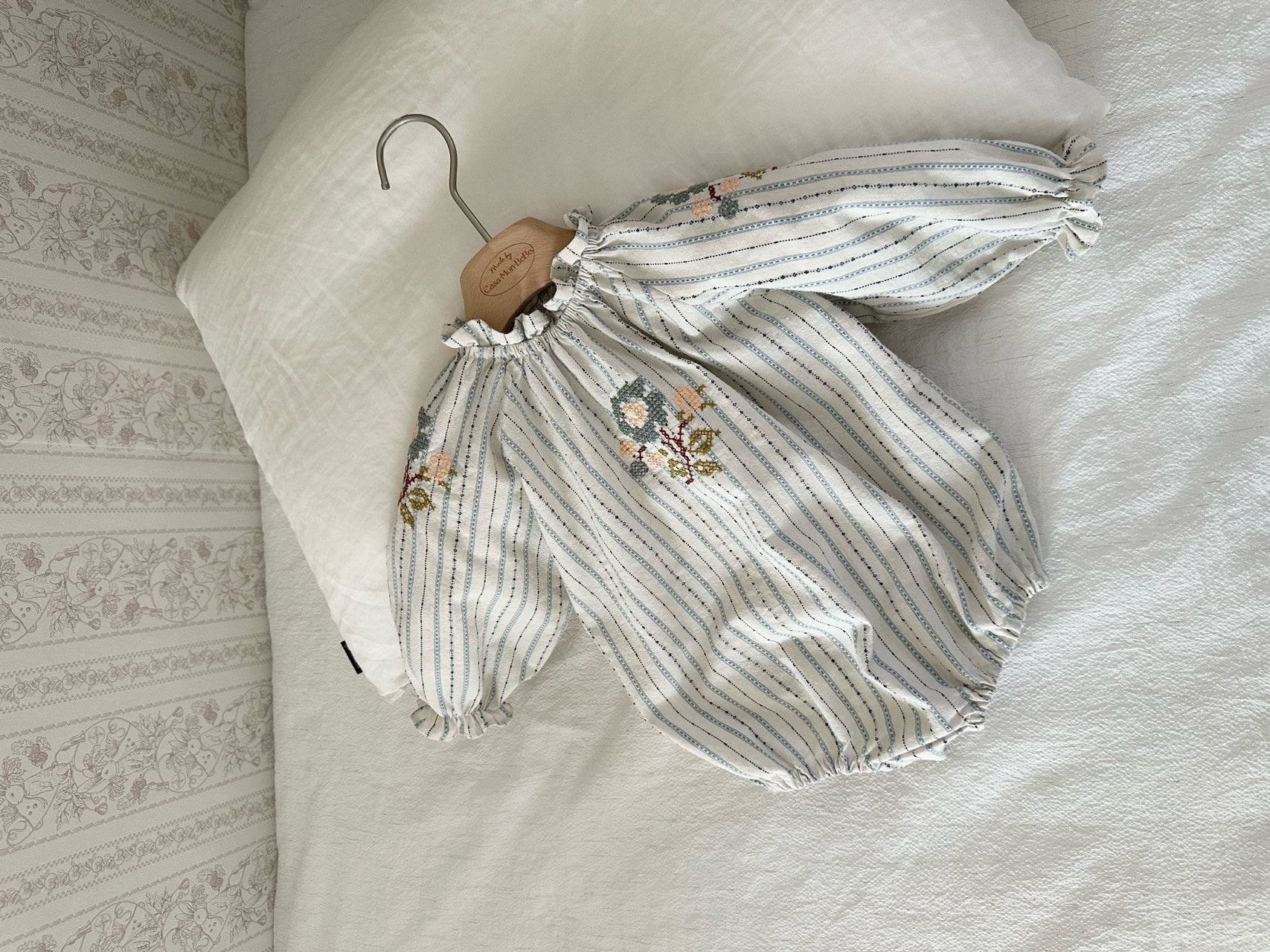［monbebe］Olivia embroidery rompers
