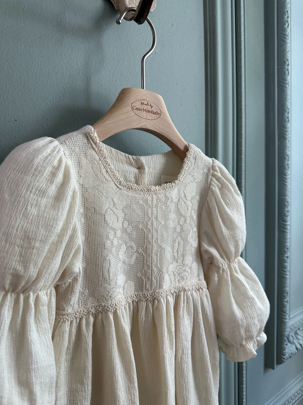 ［monbebe］Rose lace one-piece (kids)