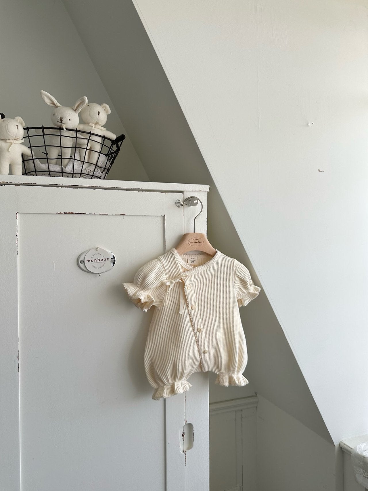 ［monbebe］Cream waffle newborn rompers set