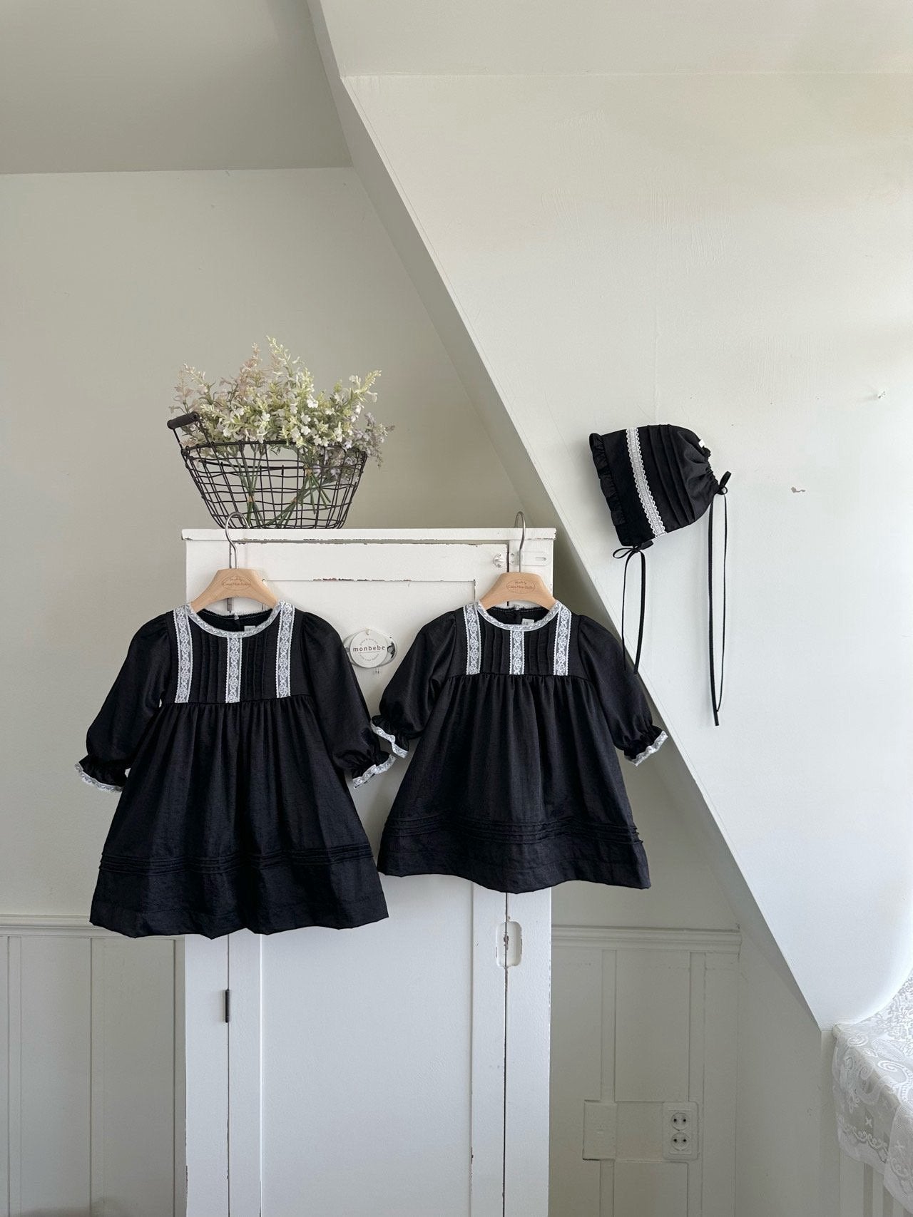 ［monbebe］Satin tuck one-piece (kids)