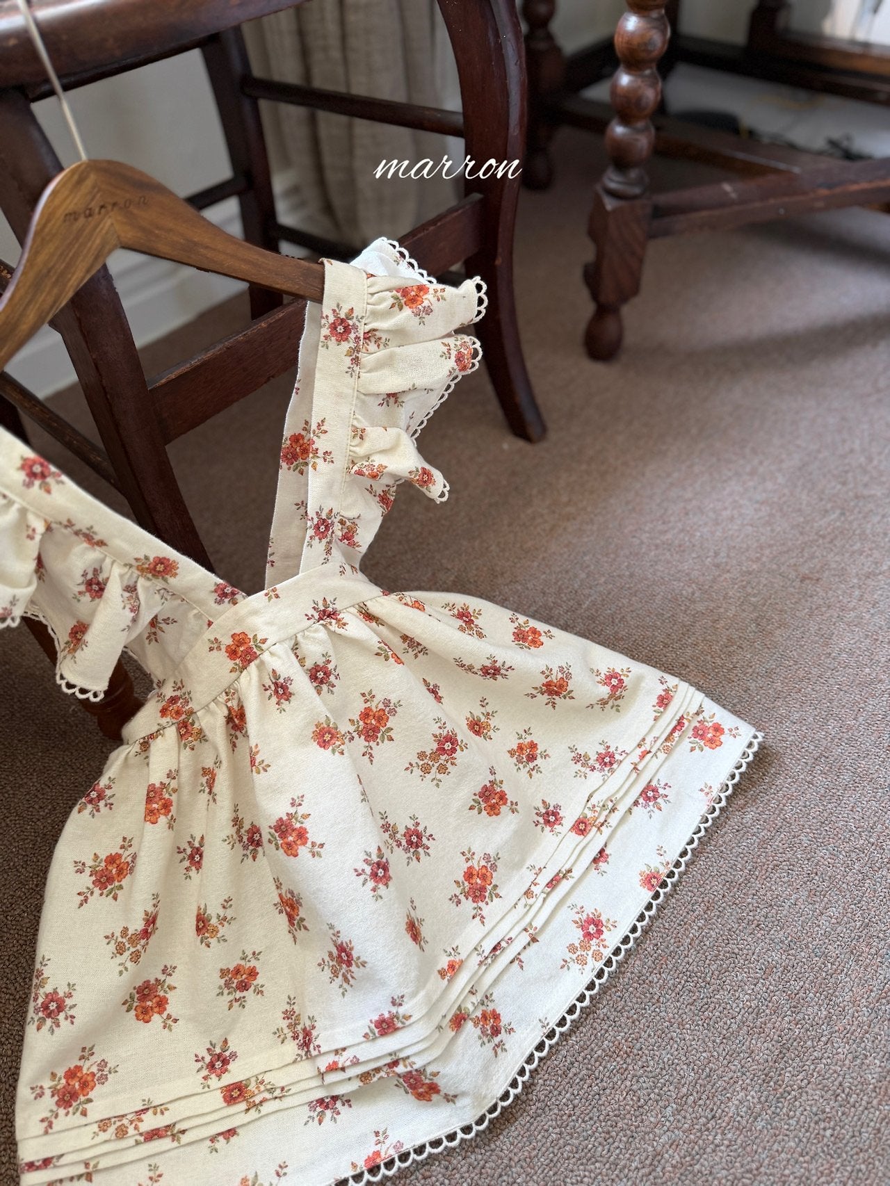 ［marron］Flower frill apron