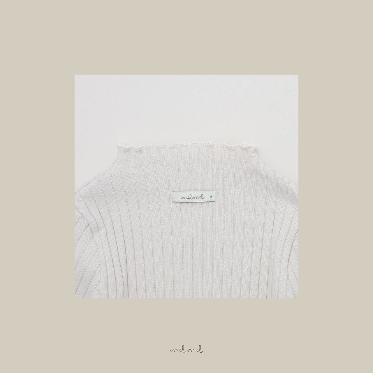 ［melmel］Mock Neck Rib Tee