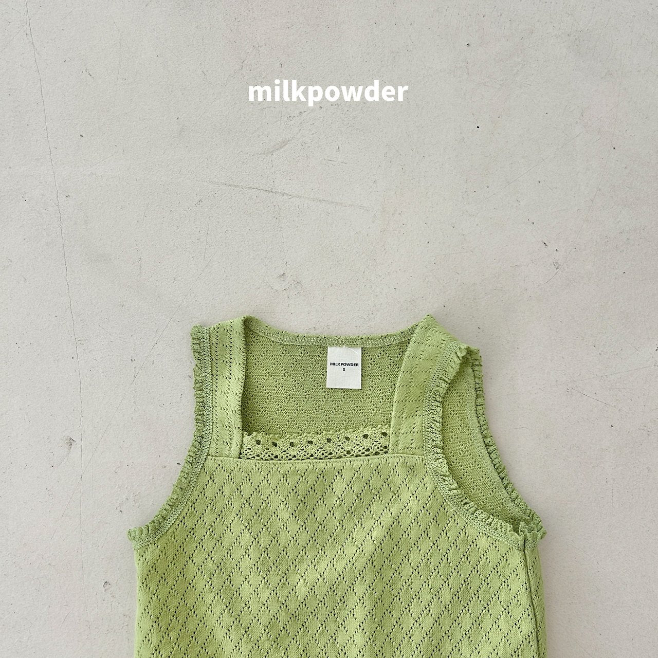［milk powder］Lime lace vest