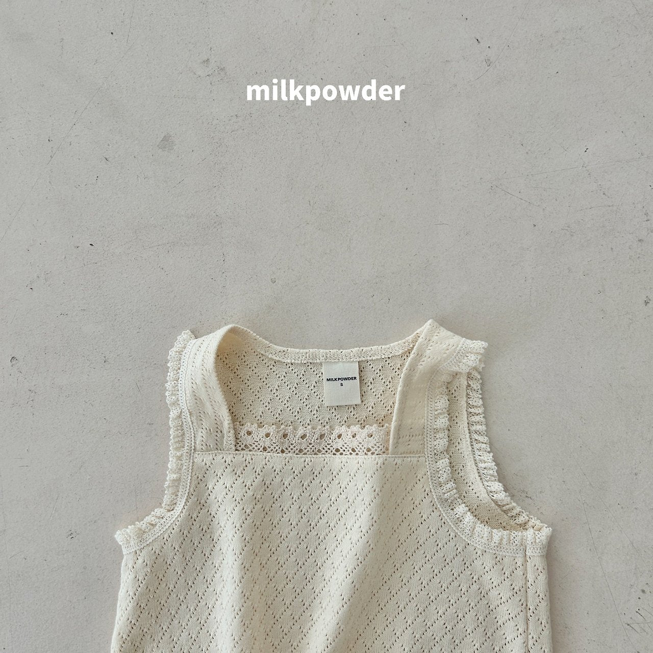 ［milk powder］Lime lace vest